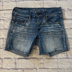 American Eagle Midi Jean Shorts Low Rise Super Super Stretch Blue Denim Size 4